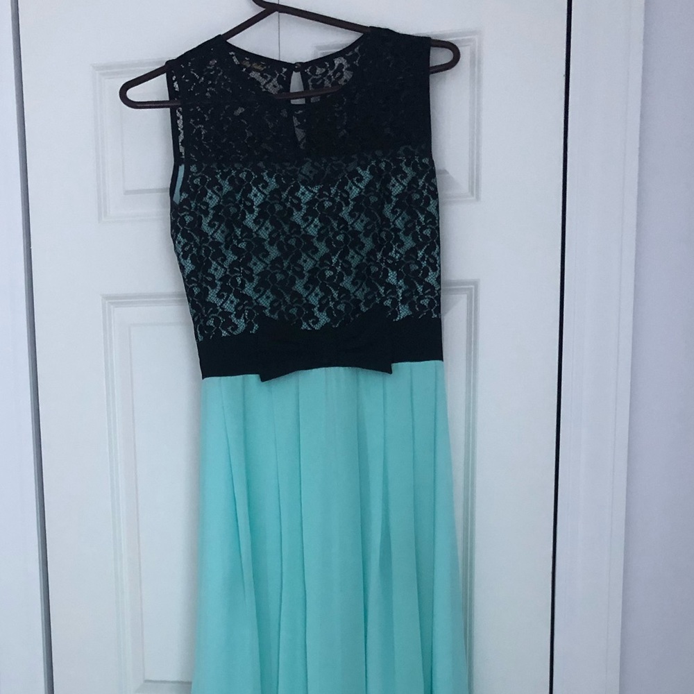 Dress - Picture 2 of 5